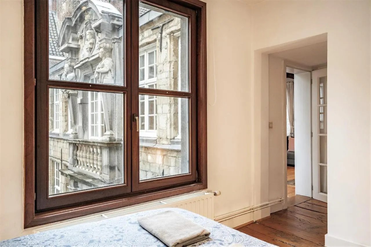 The Capital Street Triplex Apartment Antwerp Belgium