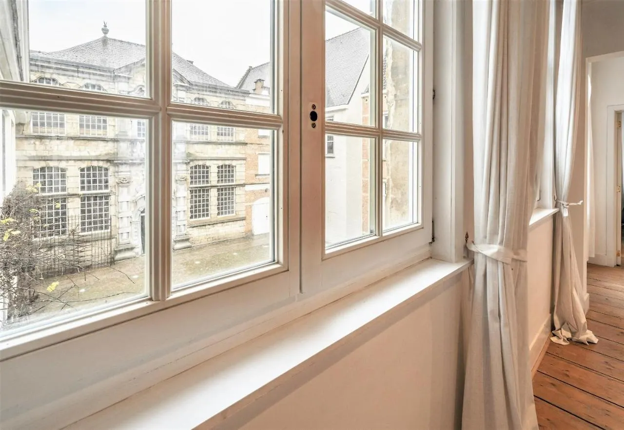 The Capital Street Triplex Apartment Antwerp